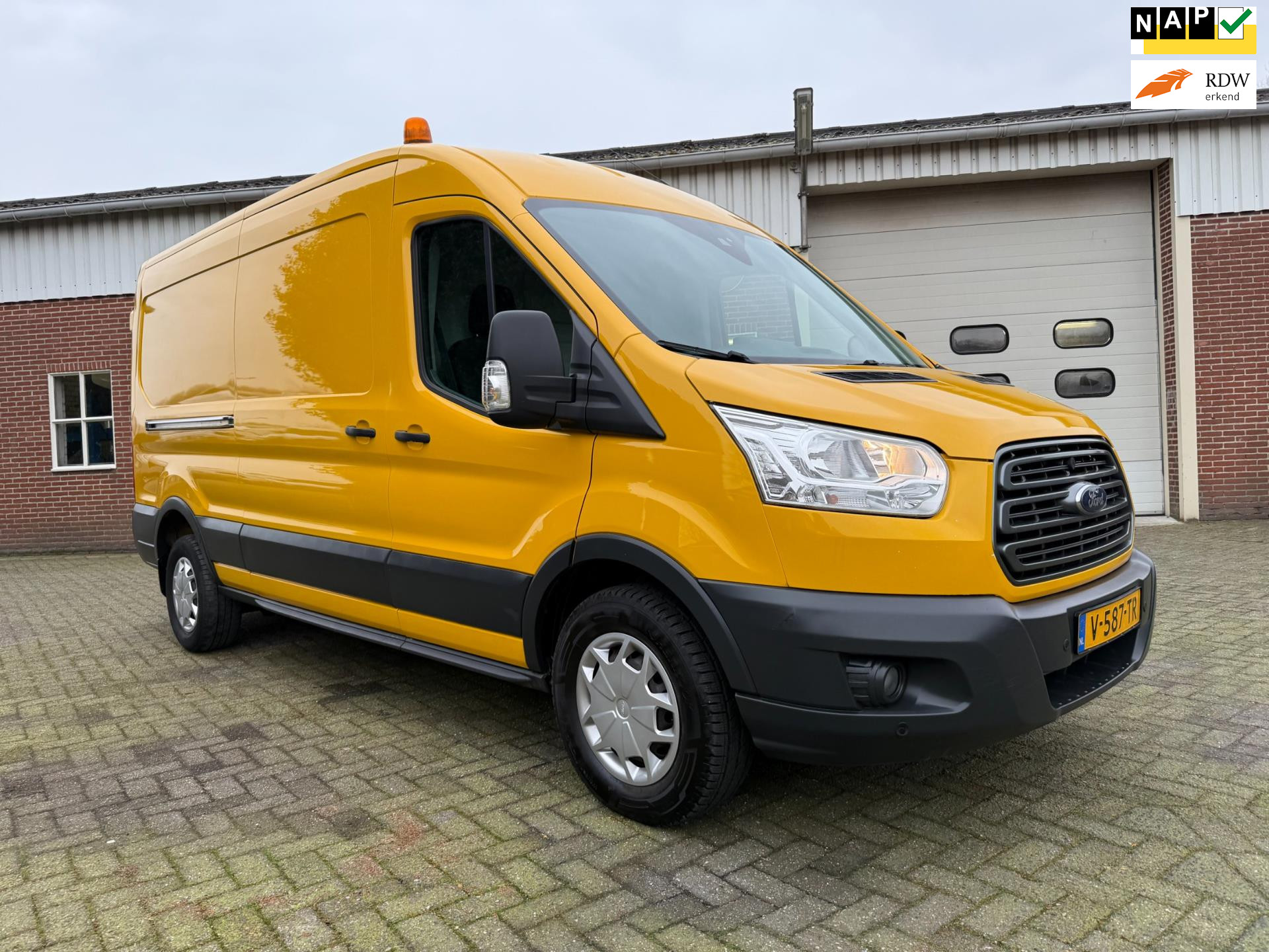 39916135-27.jpg