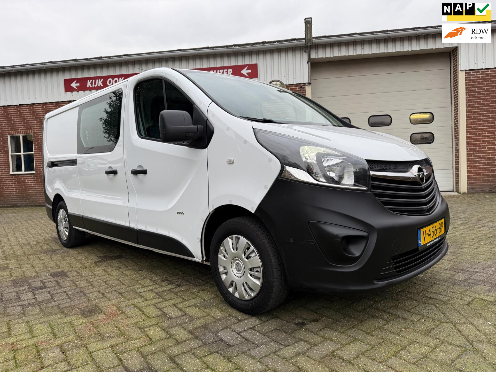 39916135-27.jpg