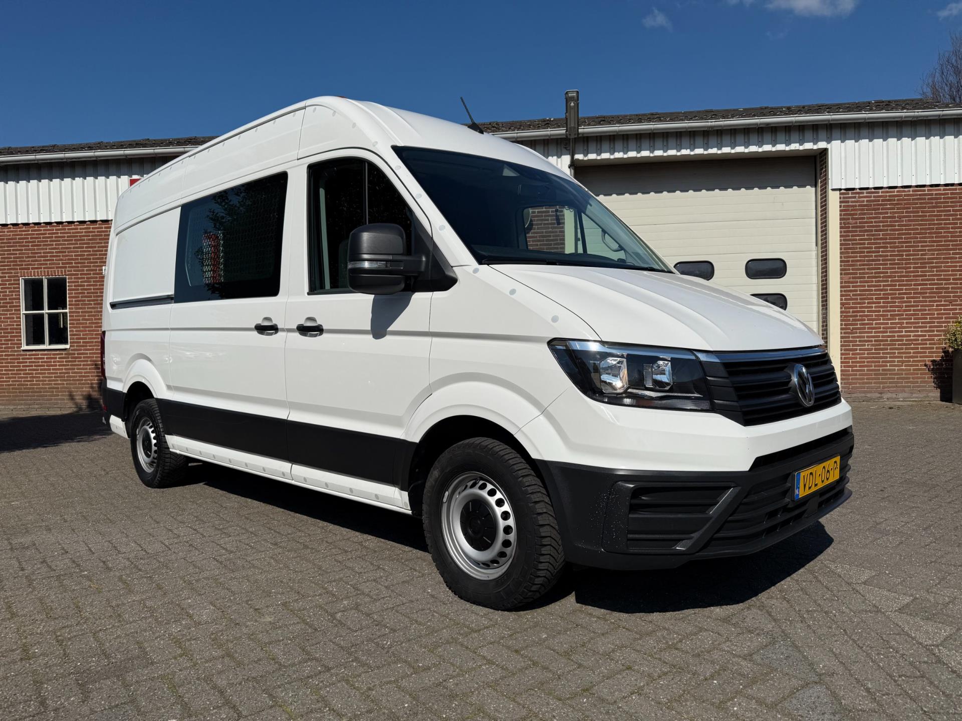 44518635-27.jpg
