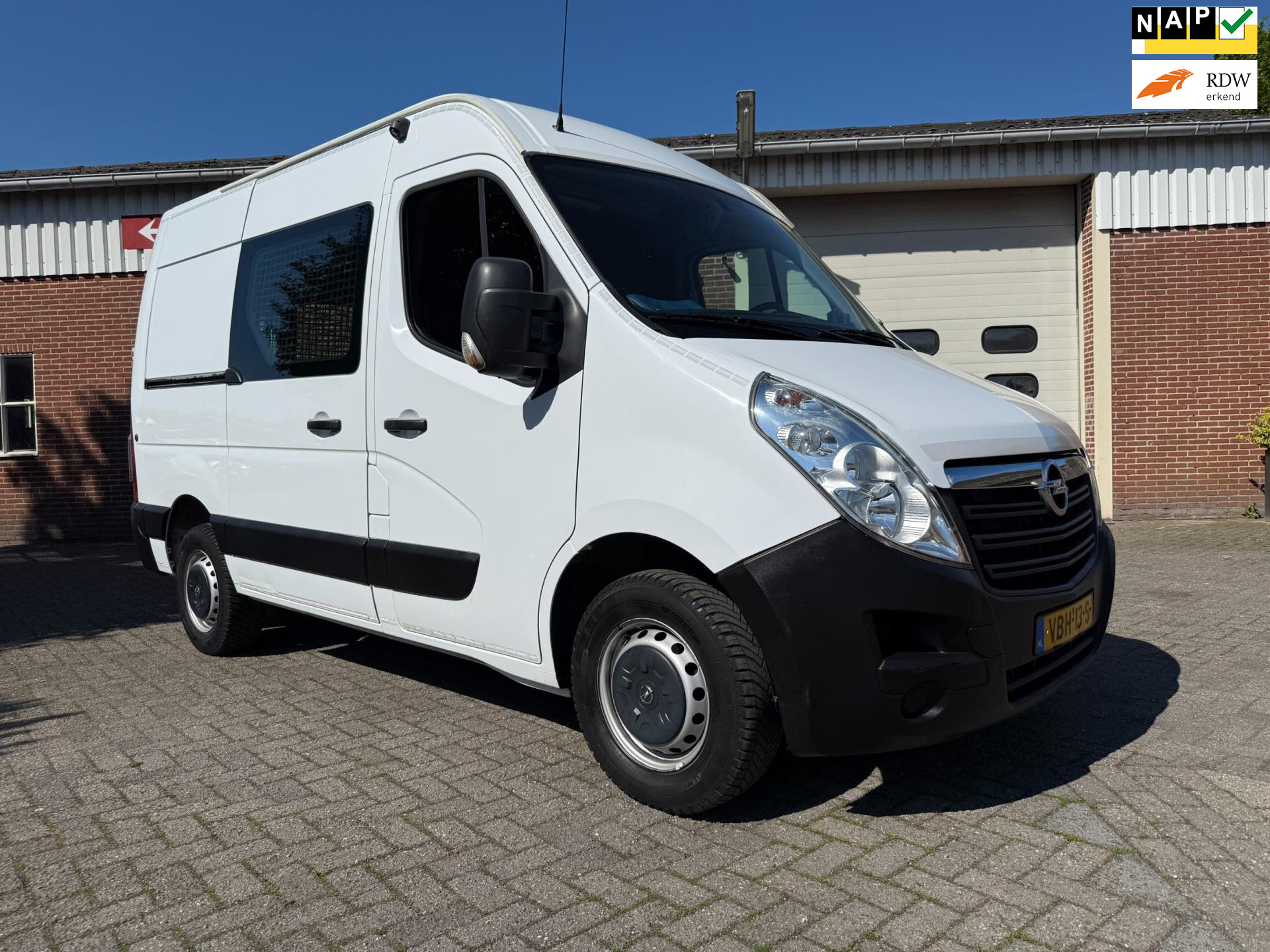 39916135-27.jpg
