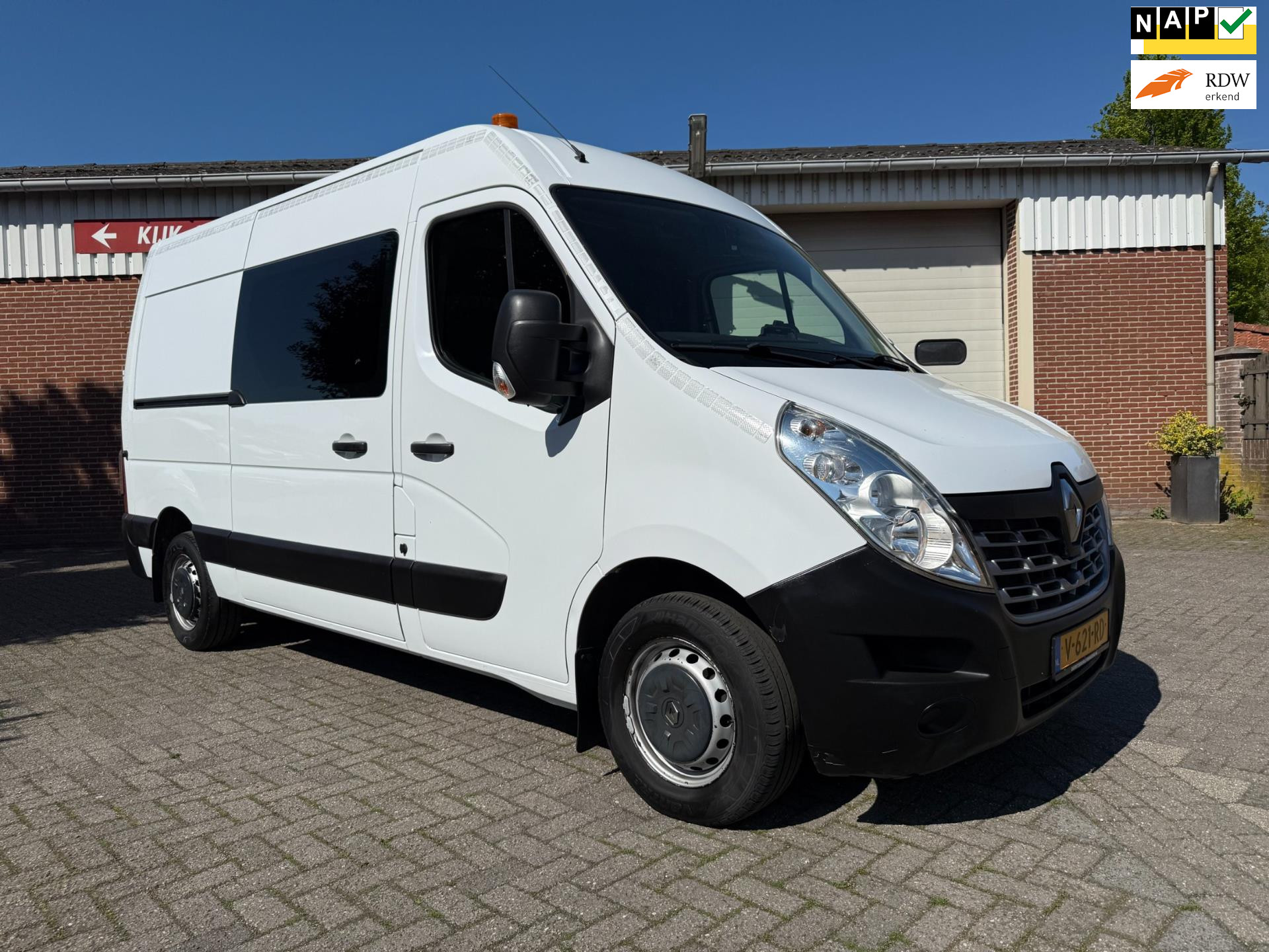 39916135-27.jpg
