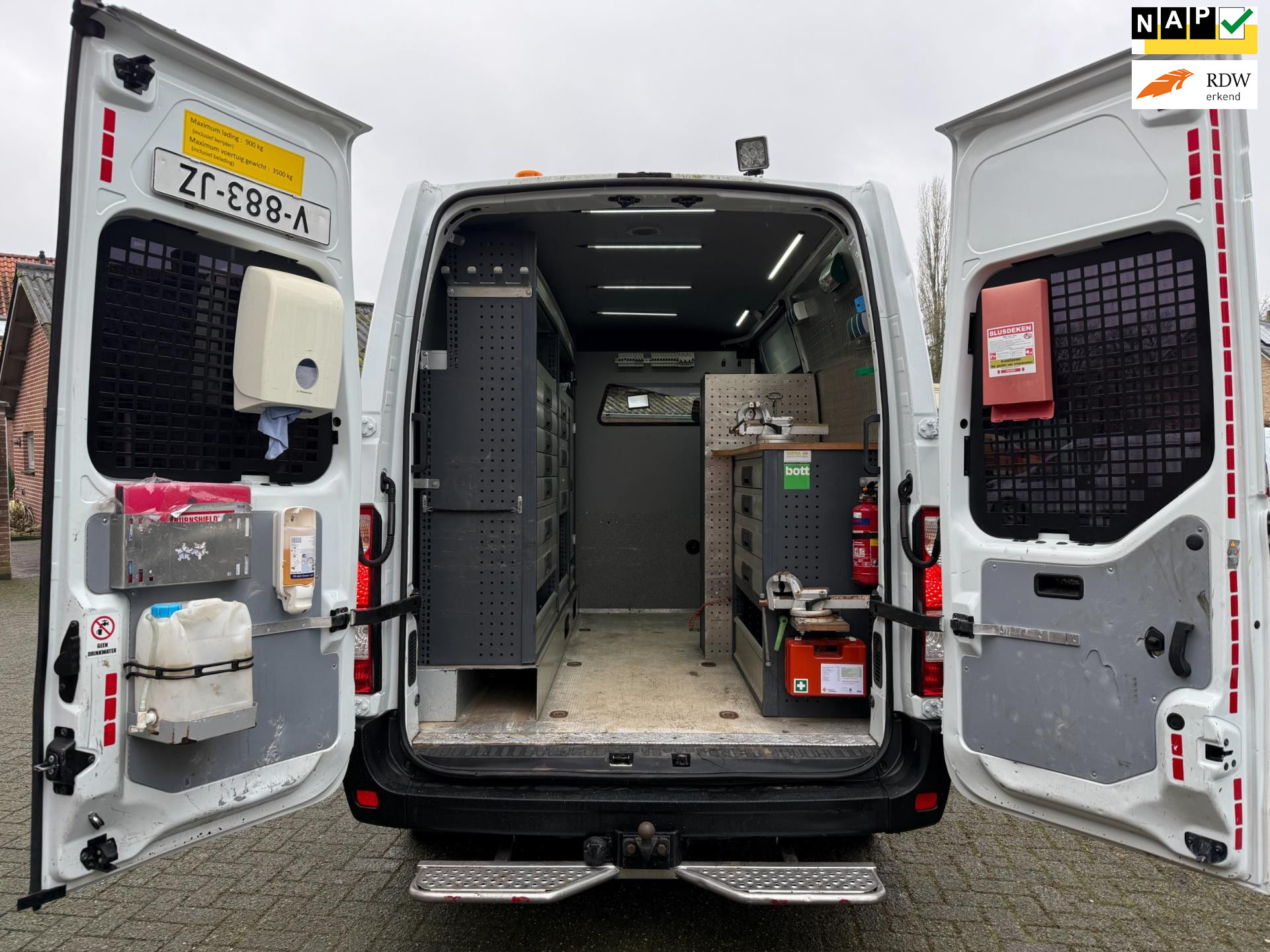 45179216-28.jpg