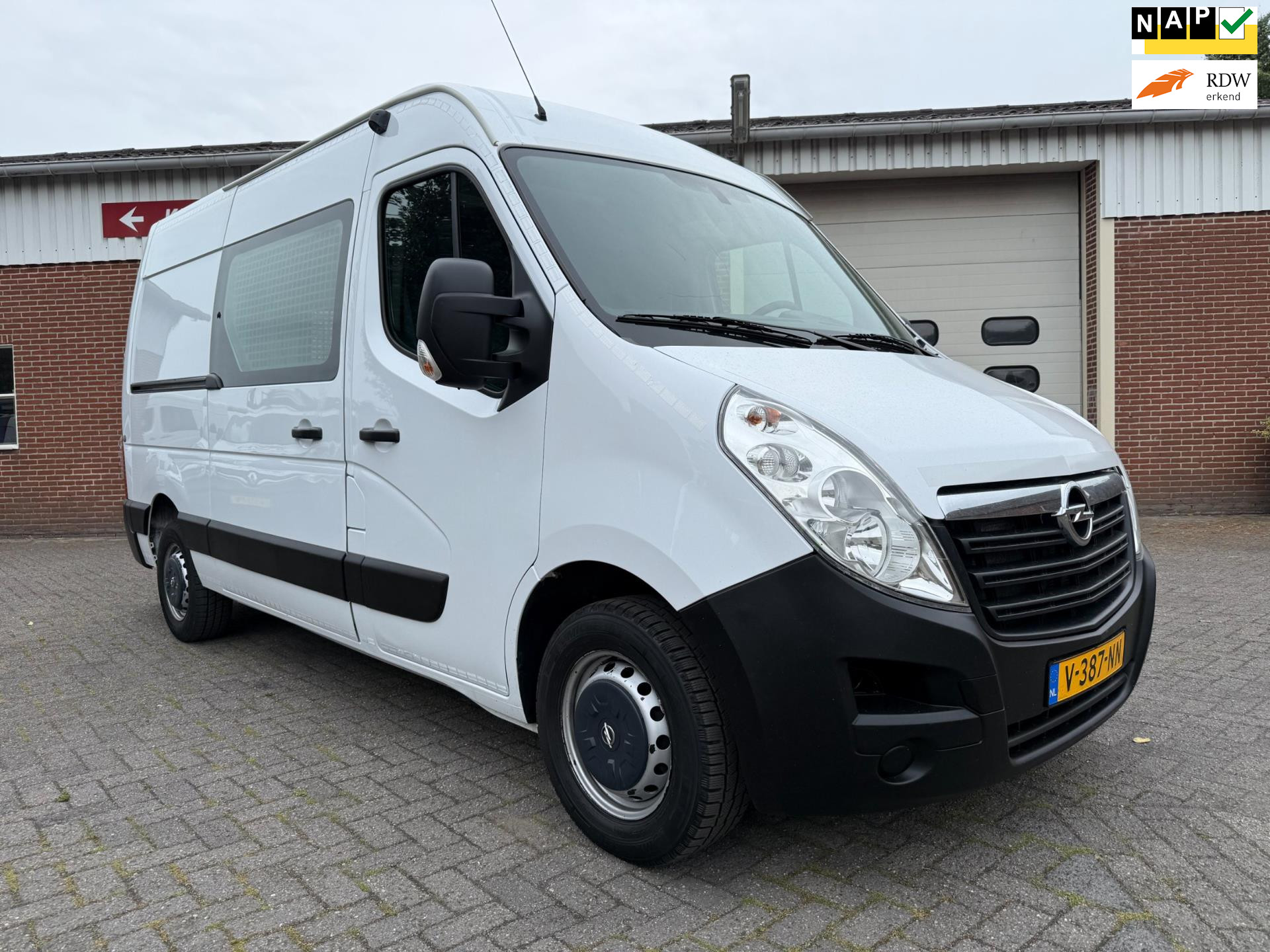 46930022-7.jpg