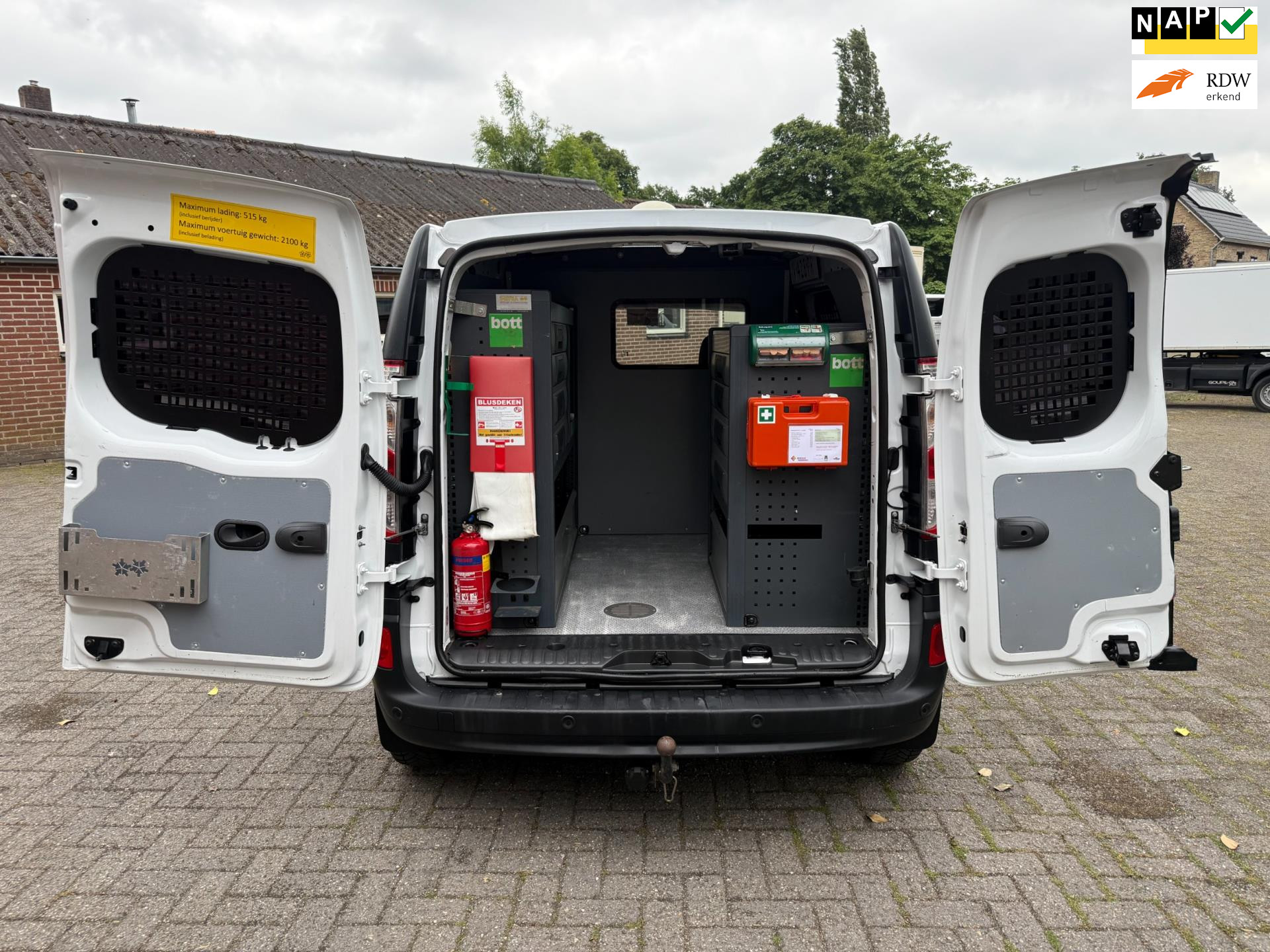 44859101-28.jpg