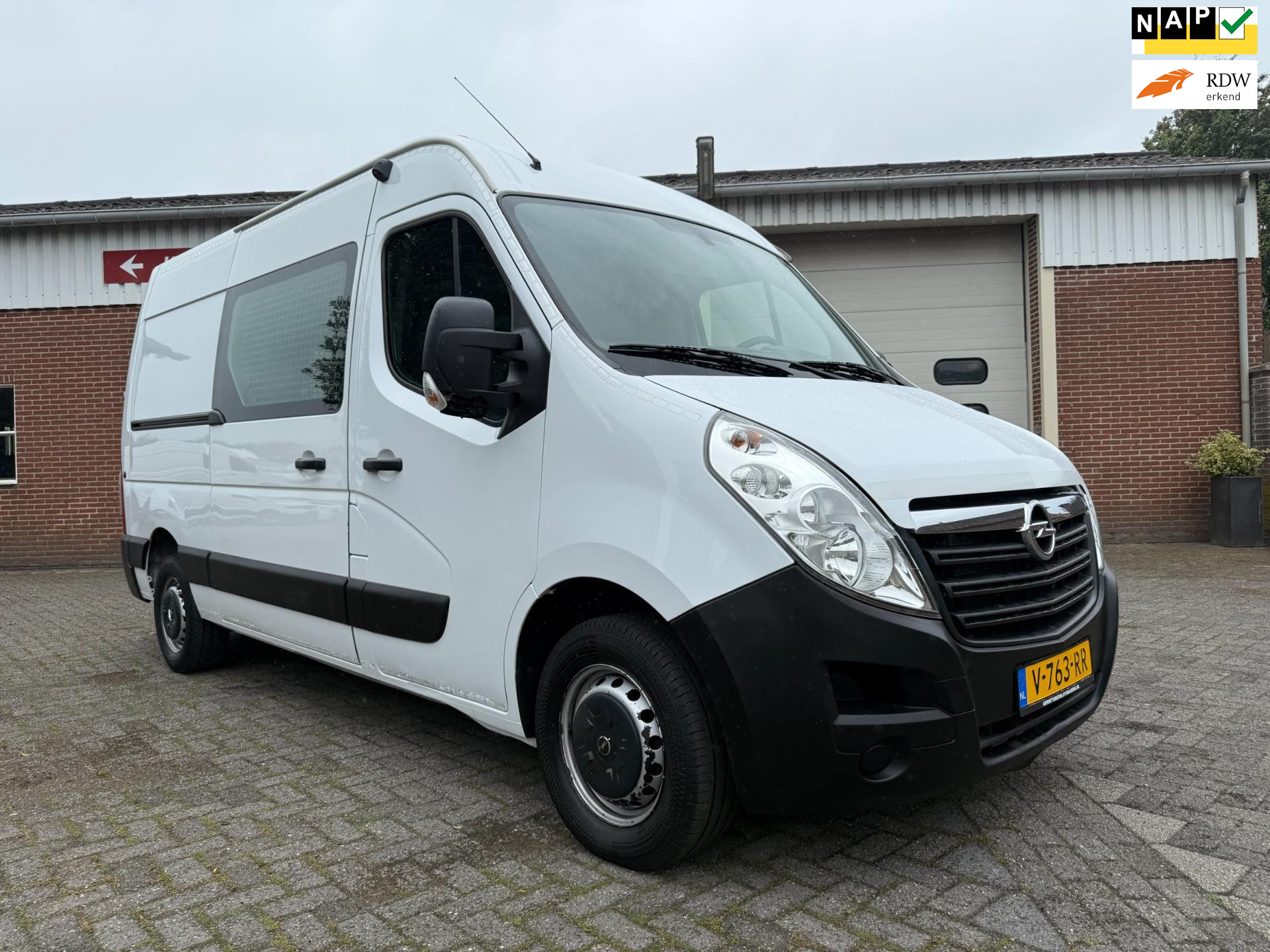 42161460-27.jpg