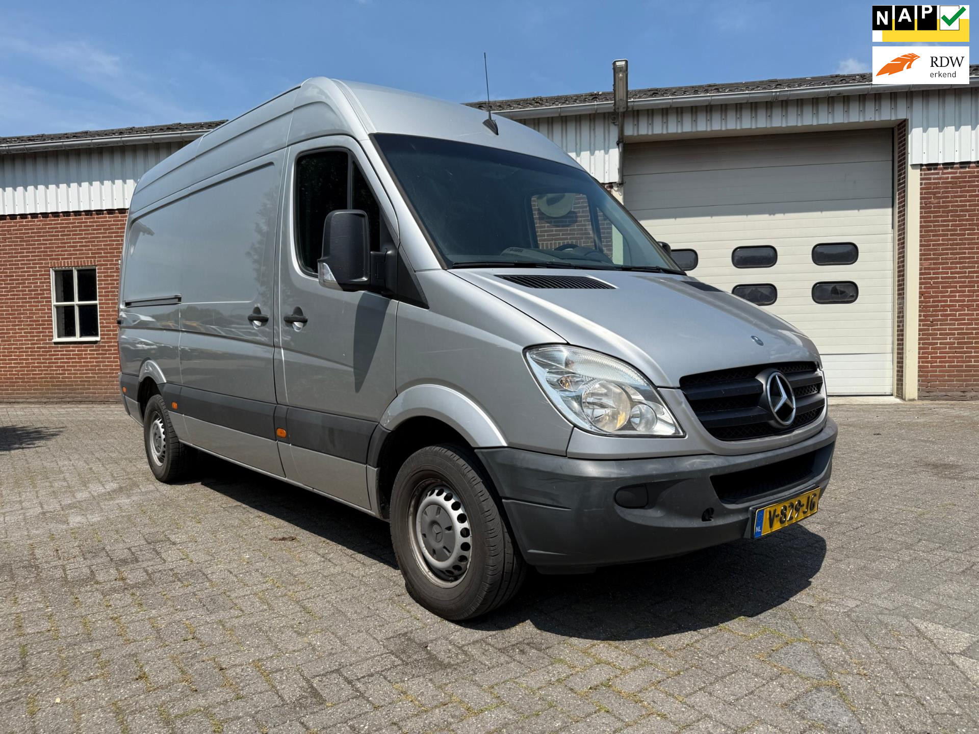 39863534-27.jpg