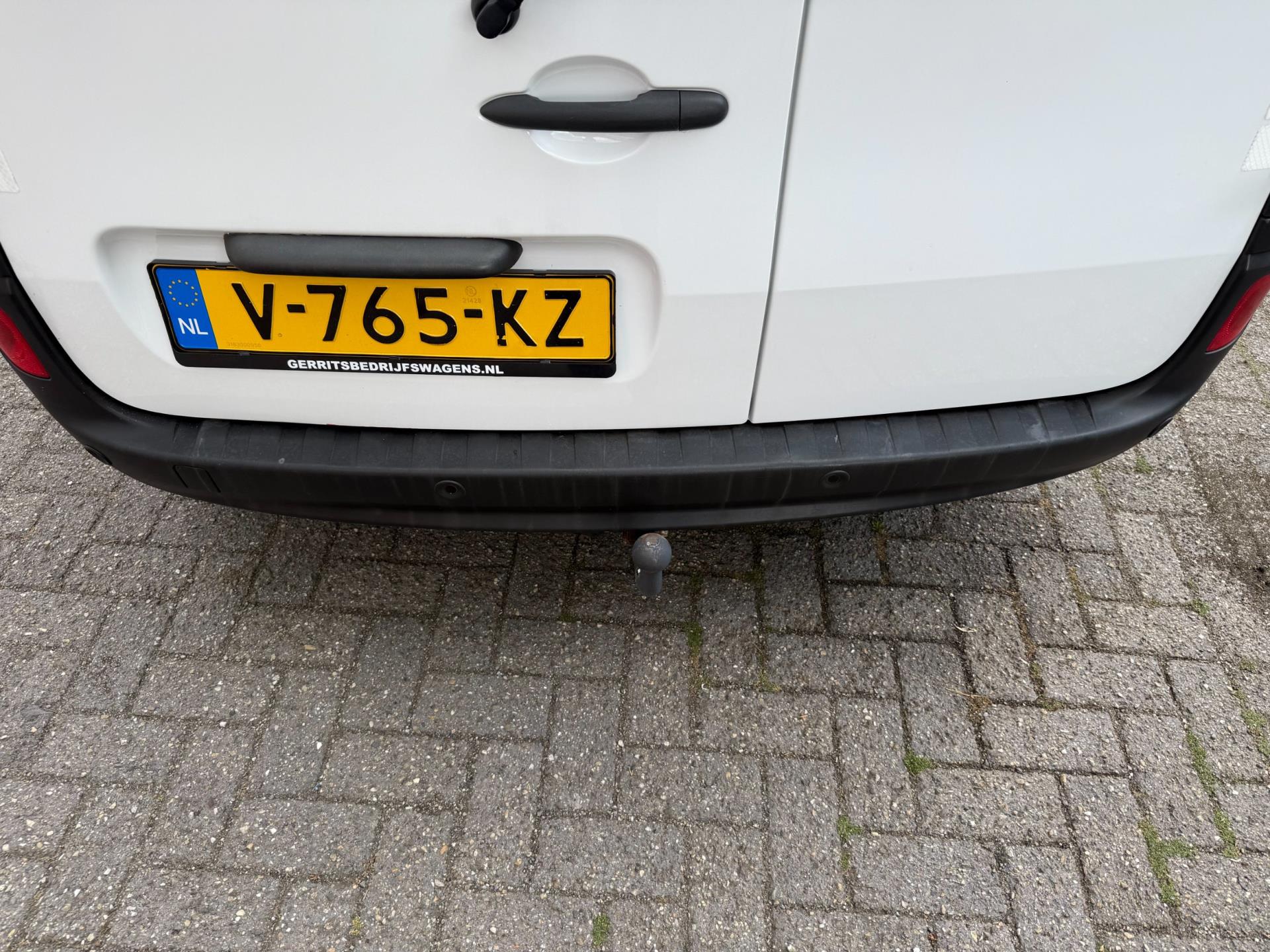 46544198-21.jpg