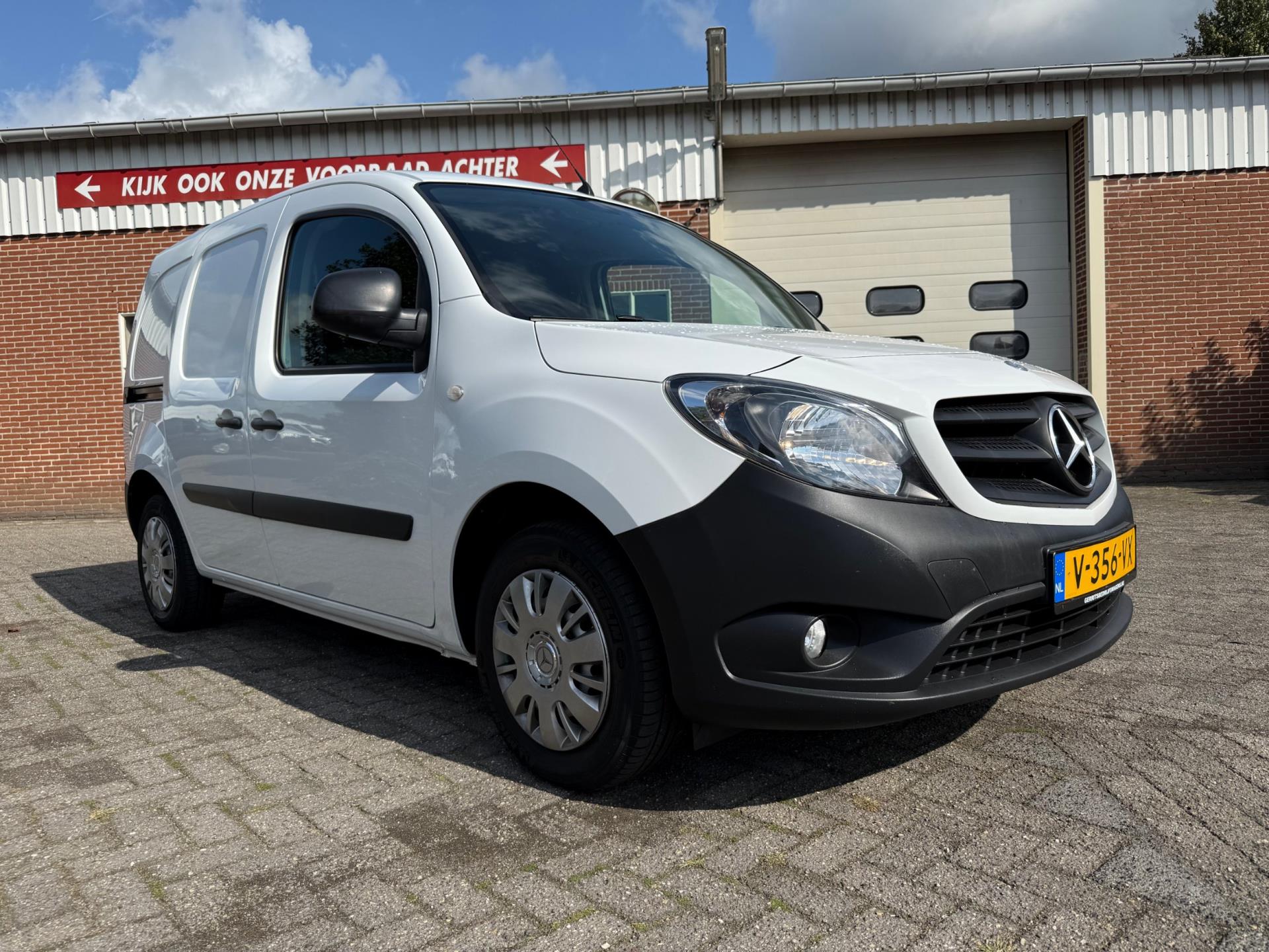 47399074-19.jpg