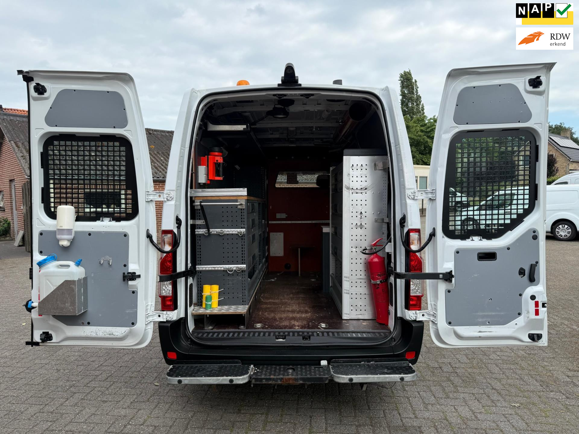 45179216-28.jpg