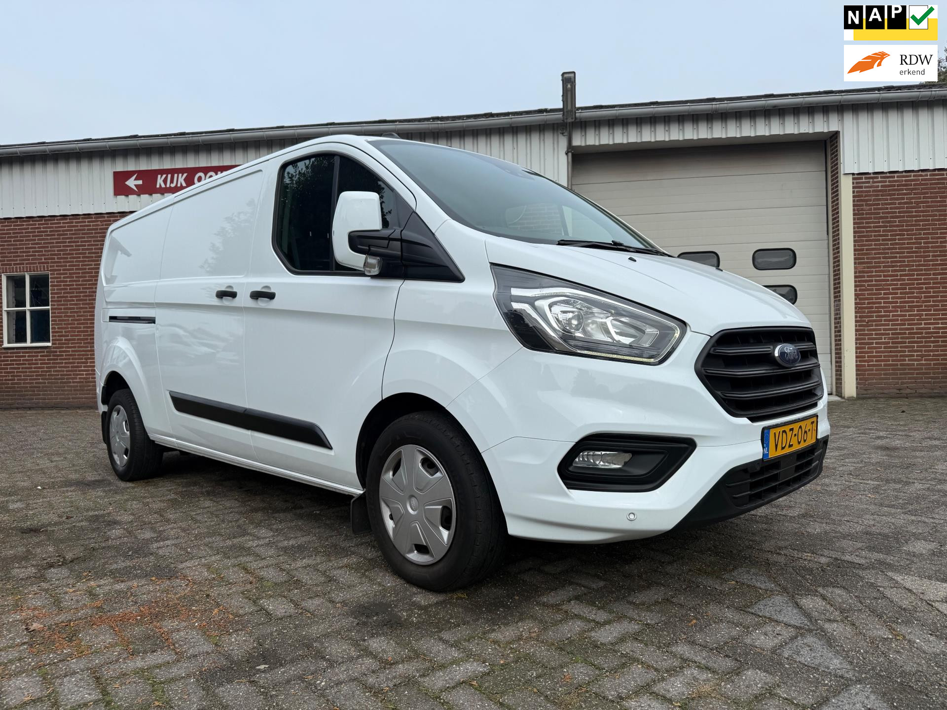 45179216-28.jpg