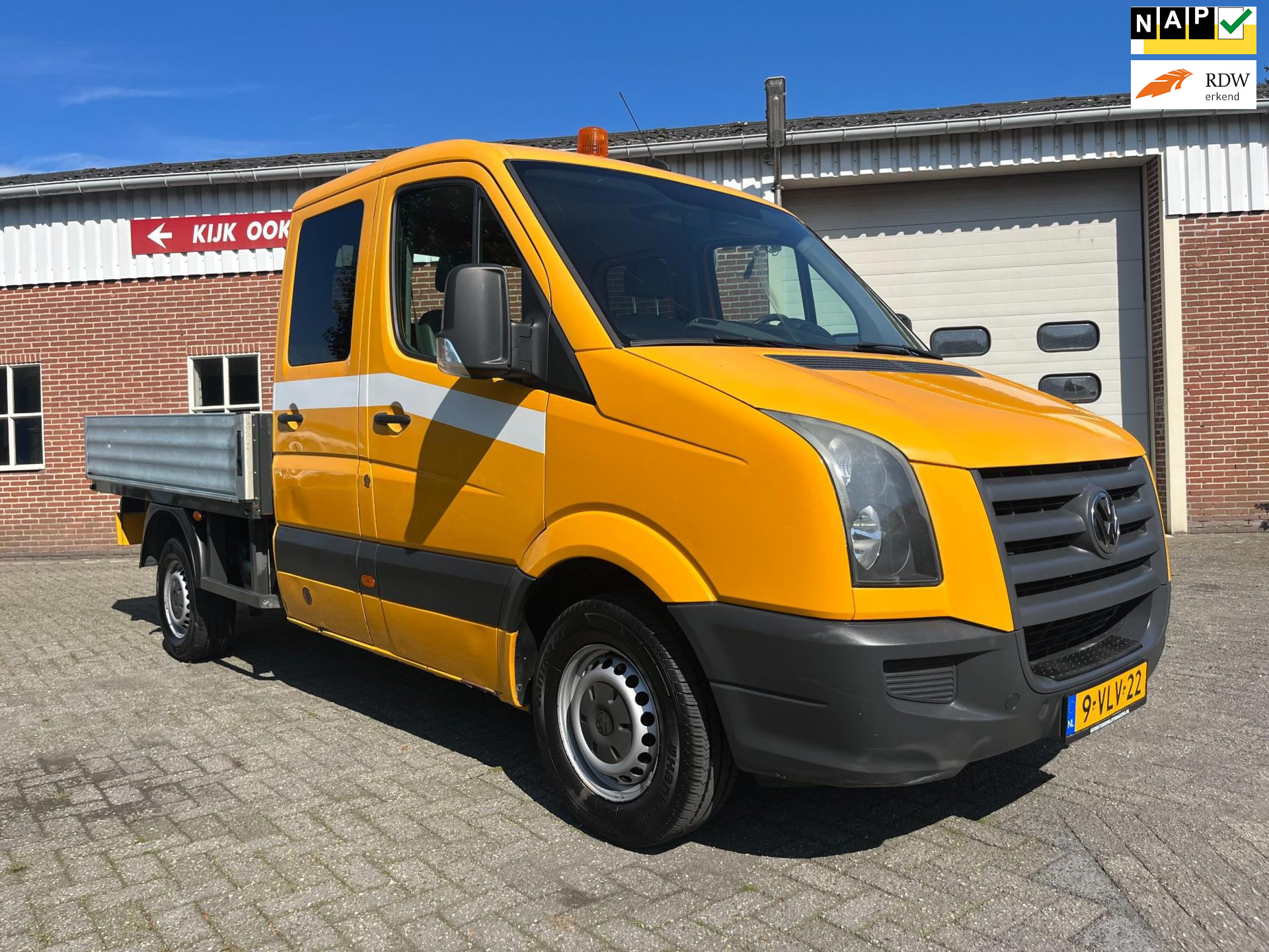 52103415-27.jpg