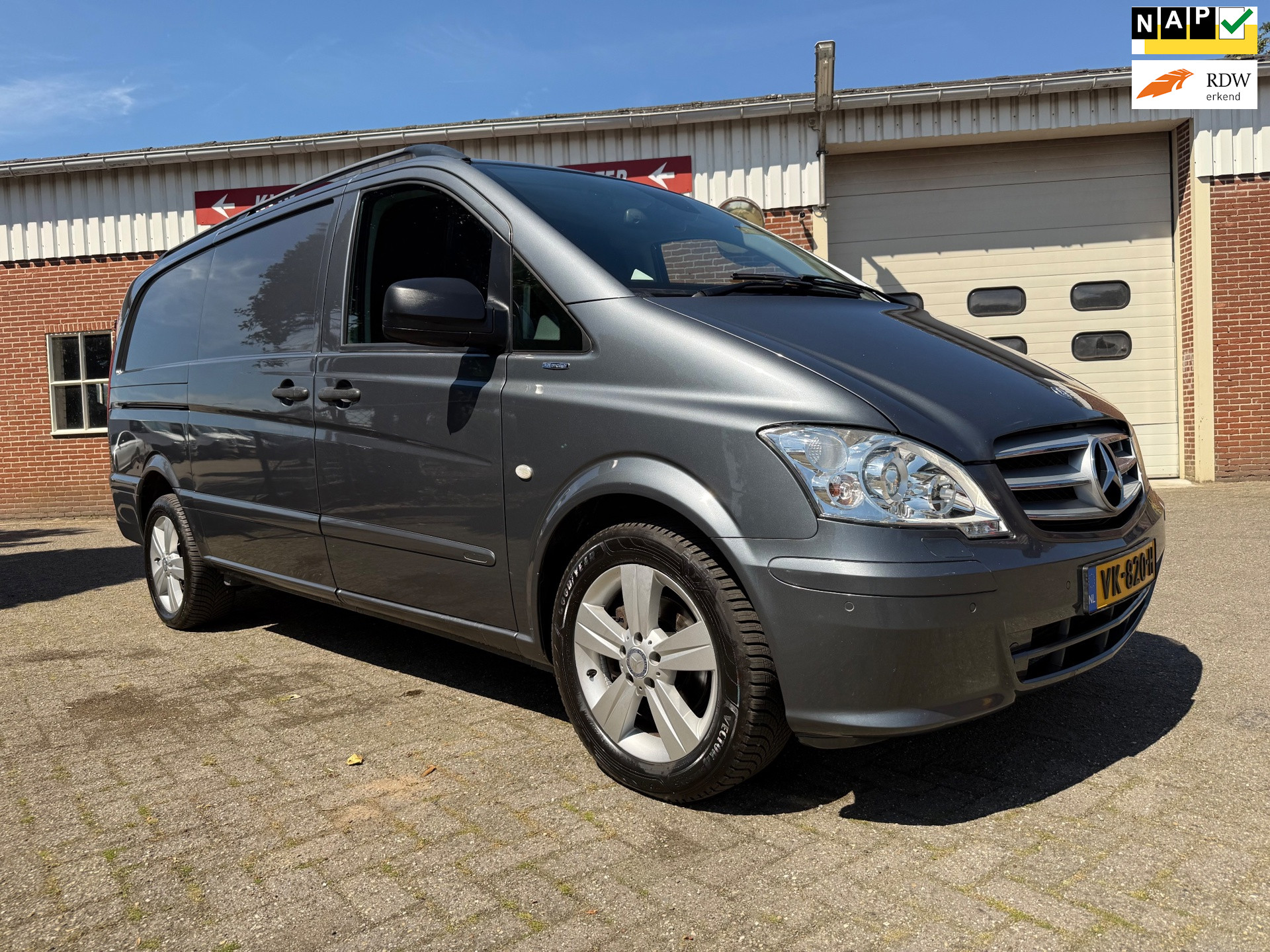 55609277-22.jpg
