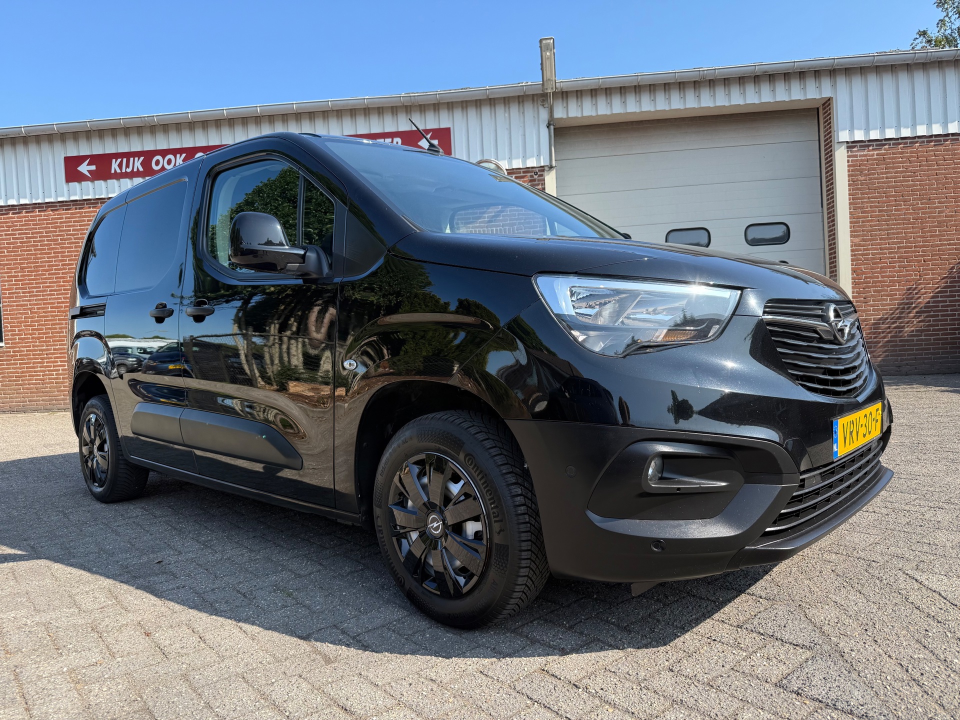 55609277