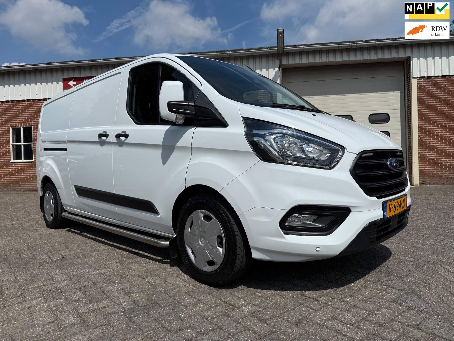 55621610-23.jpg